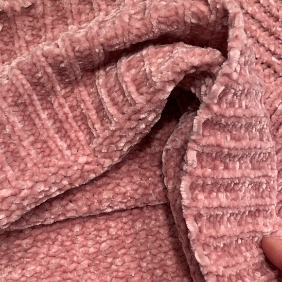 Women's Ribbed Pink Sweater - Picture 10 of 10